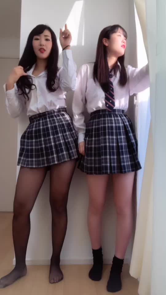 好ましい 時間厳守 排泄物 黒タイツ tik tok